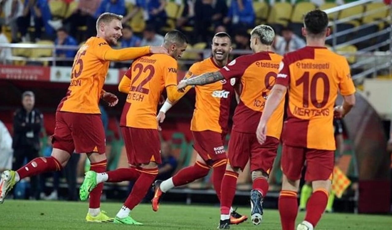 Süper Lig'in 32. hafta maçında Galatasaray, Alanyaspor'a konuk oldu