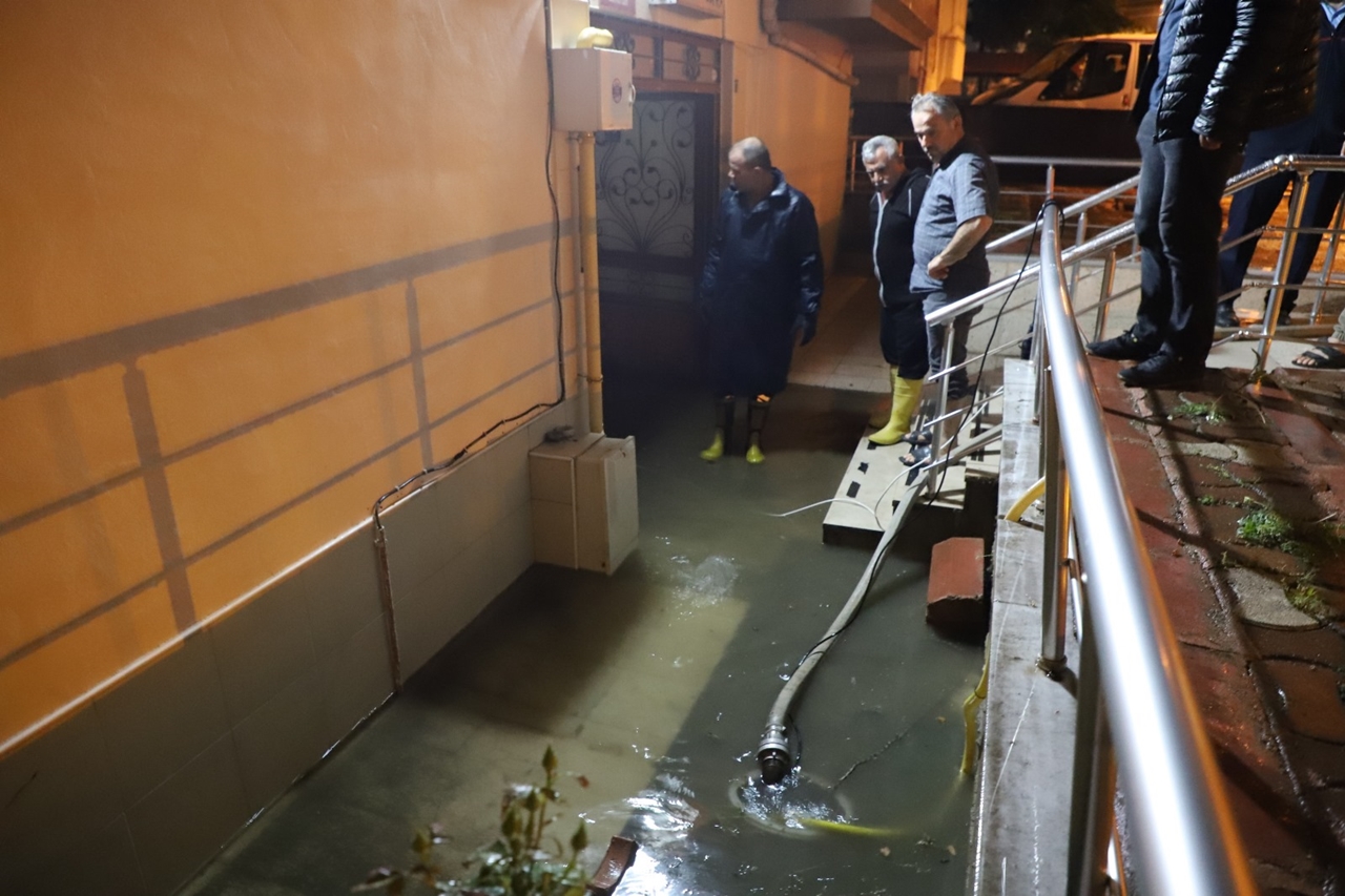 Turhal Belediyesi yoğun yağışlara karşı harekete geçti